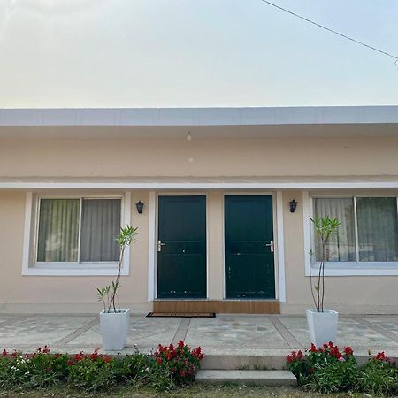 The Bougainvillea Cottage Farmstay Near Dehradun , 2 Bedroom Private Cottage Next To Fields And Orchards With Hill Views المظهر الخارجي الصورة